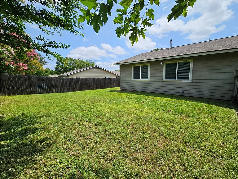 6800 Lunar Dr #A — Photo 23