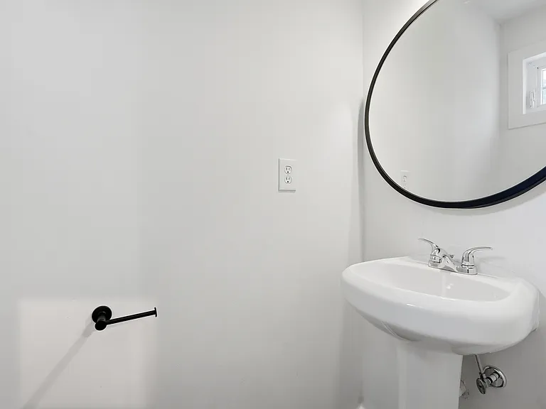 439 Oak Rd — Photo 16
