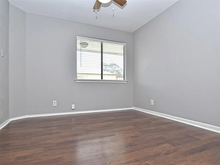 813 Primrose Ln — Photo 20
