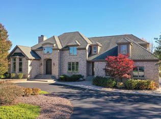 8246 Pine Hollow Ct, Grand Blanc, MI 48439