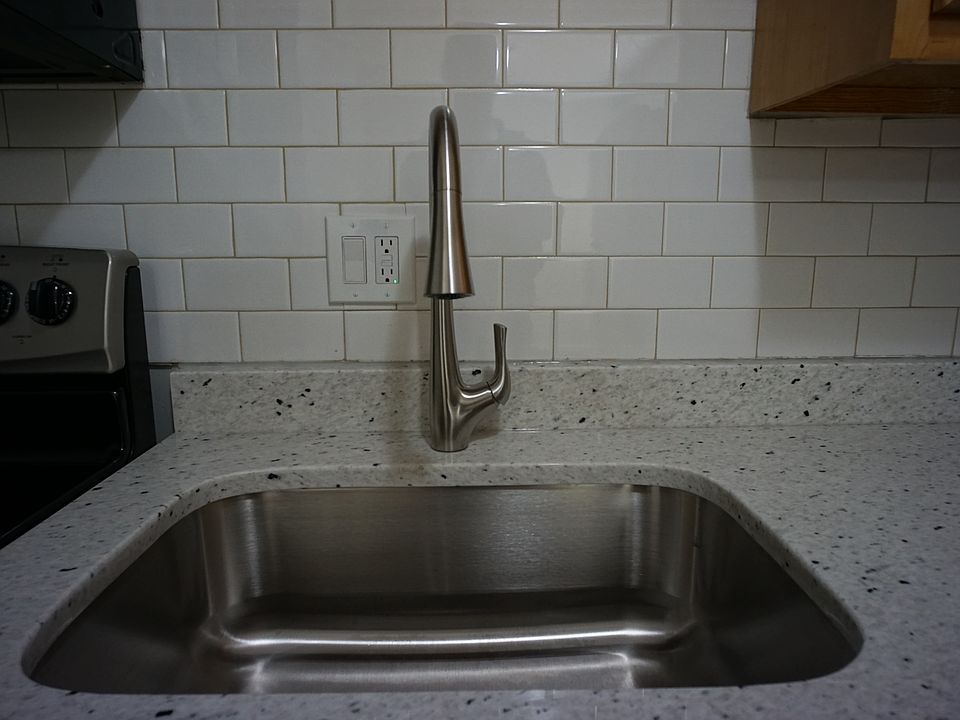 New sink and kitchen faucet