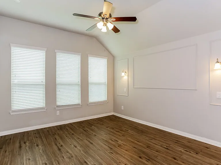 339 Chamberlain Dr — Photo 6