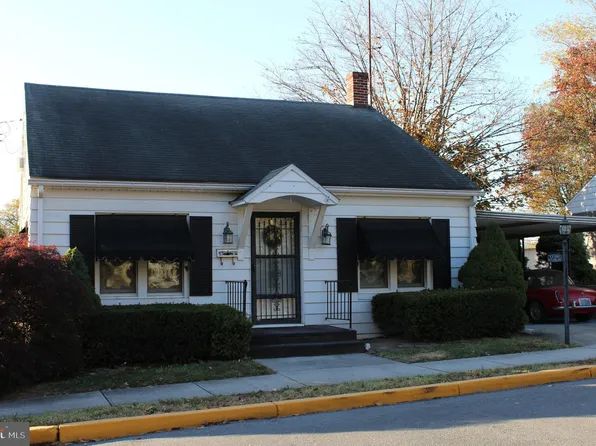 61 S Carl Ave, Greencastle, PA 17225