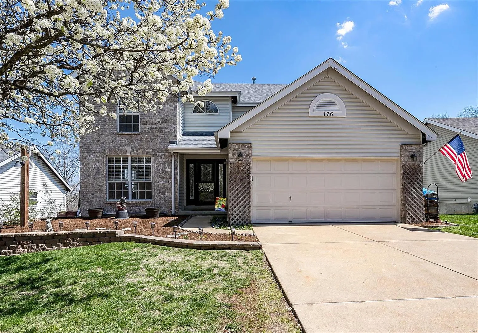 176 Hunters Green Ln photo 1