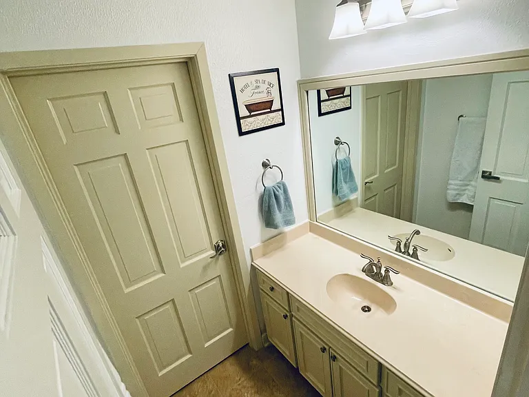 3104 W Avenue T — Photo 18