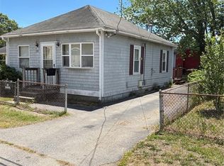 52 Kenway Ave, Warwick, RI 02889