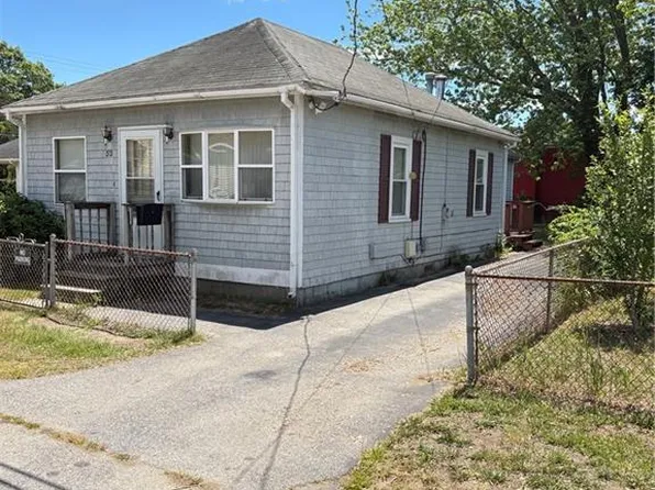 52 Kenway Ave, Warwick, RI 02889