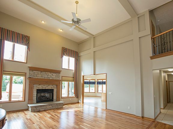 4th image of 24827 River Glen Dr