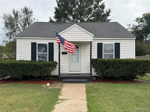 309 Benton St, Sikeston, MO 63801