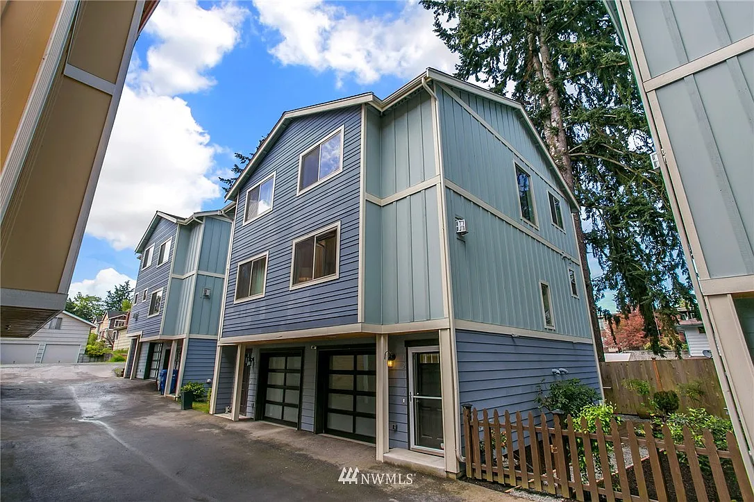 12037 35th Avenue NE #B photo 1