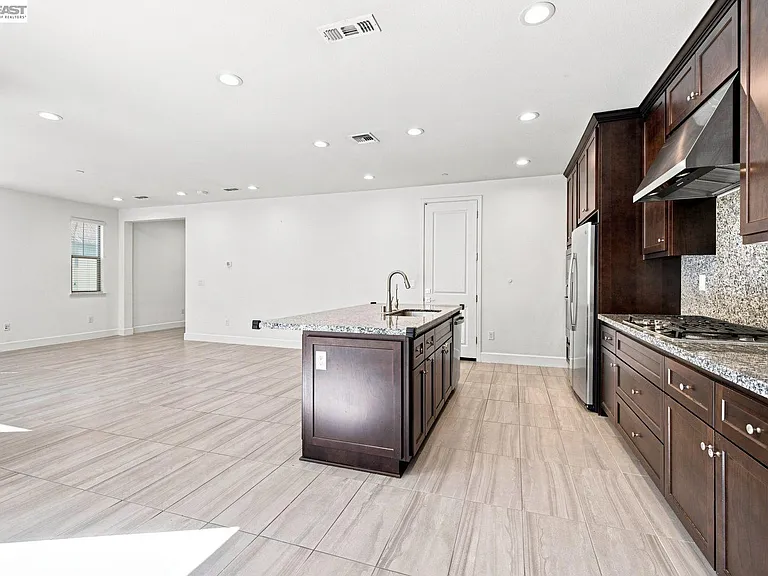 33 W Roccolino Ln — Photo 20