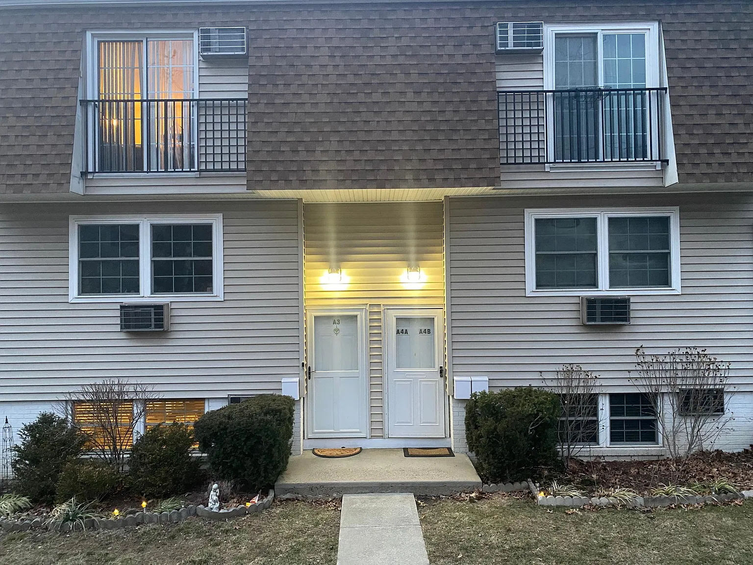11 The Blvd — Photo 2