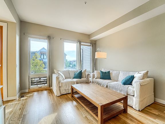 01_Living_Room_IMG09711_09162022