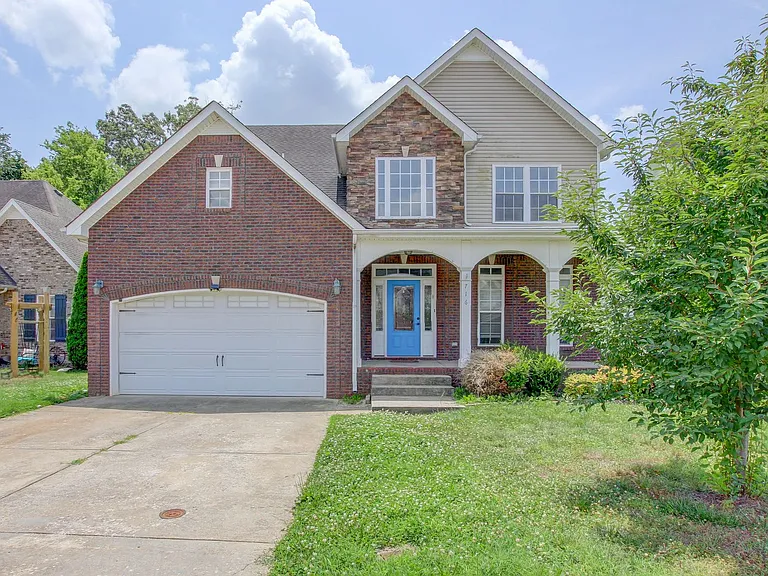 716 Cavalier Dr — Photo 36
