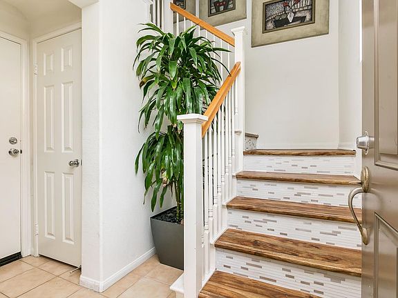 4th image of 2782 Escala Cir