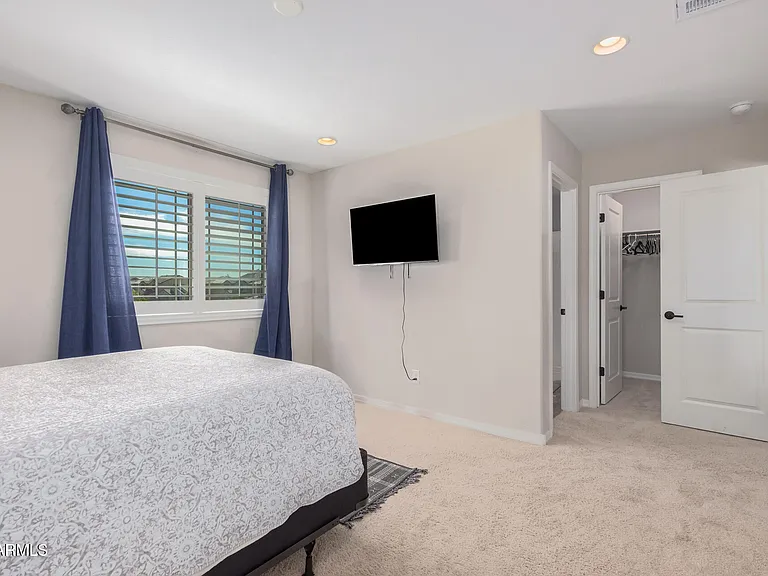 5654 N 88th Ln — Photo 37