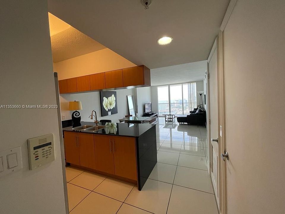 1st image of 1750 N Bayshore Dr APT 5510