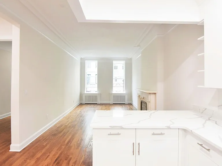 62 E 66th St #4F — Photo 2