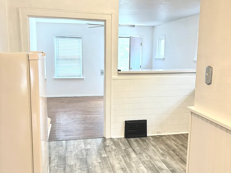 3943-3945 Meramec St #3943 — Photo 7