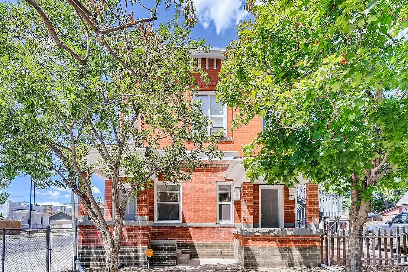 Williams Street — Photo 1