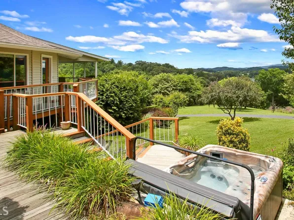 1261 Highway 175, Hayesville, NC 28904