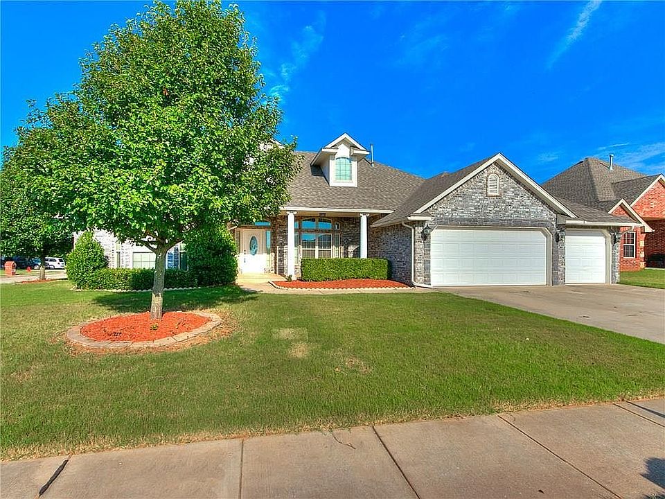 Exterior front Corner Lot