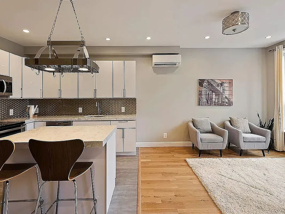 1st image of 936A Lafayette Ave Floor 3