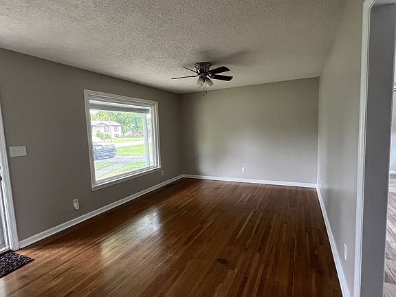 2nd image of 118 Rainbow St