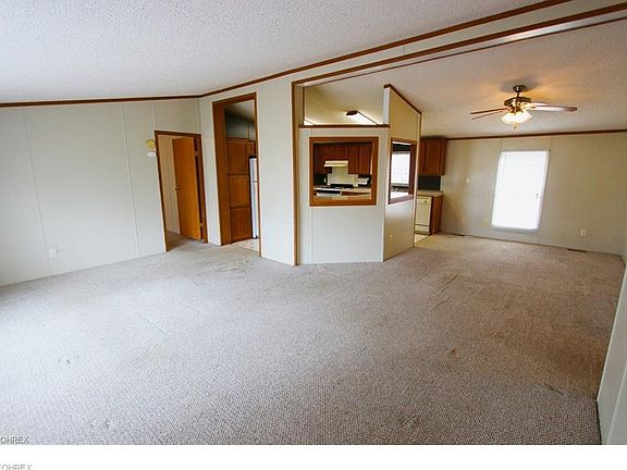 4th image of 125 Mill St