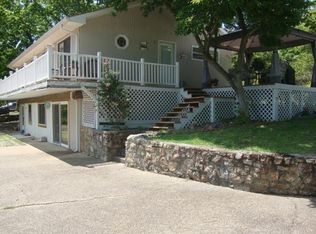 820 Indian Hill Rd, Sunrise Beach, MO 65079