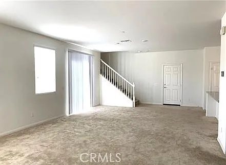 4 bed, 2325 sqft, $3,650 — Photo 2