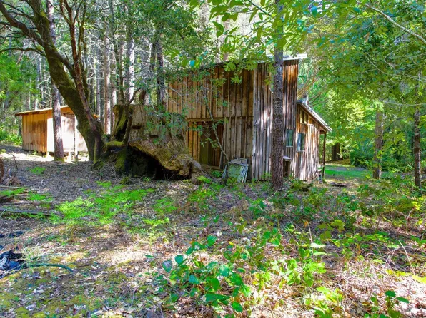 40050 Wilderness Lodge Road, Branscomb, CA 95417