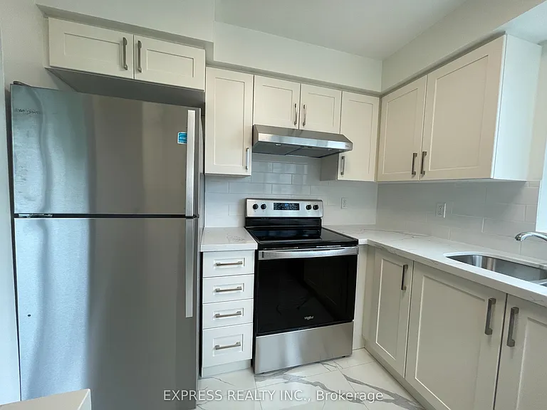 29 Pemberton Ave #503 — Photo 8