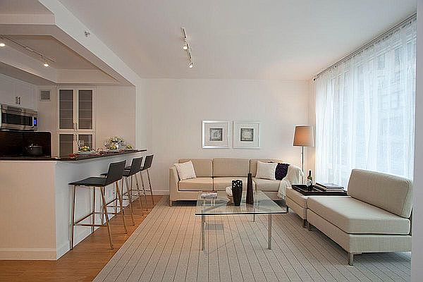 1st image of 320 W 38th St APT 606