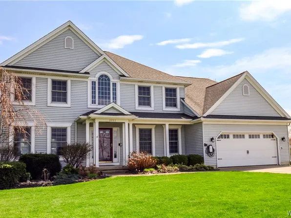 5511 Old Lake Shore Rd, Lake View, NY 14085