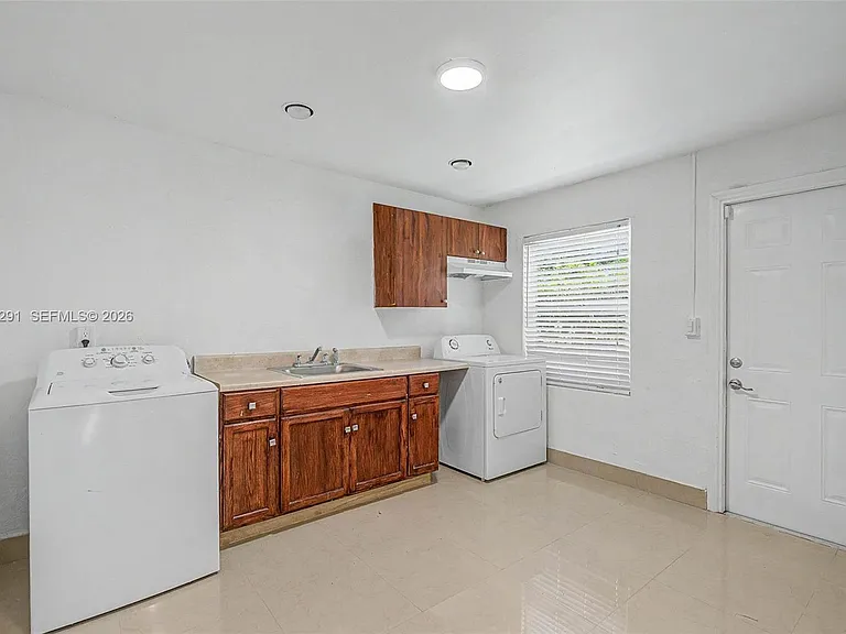 5917 SW 62nd Ter — Photo 12