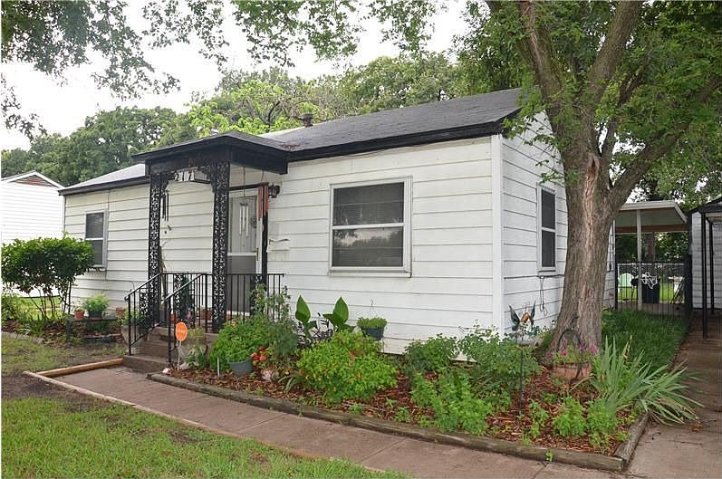 1st image of 217 Charles Dr