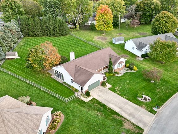 3rd image of 105 Wisteria Dr