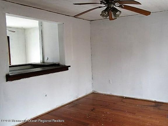 4th image of 405 Pardee Blvd
