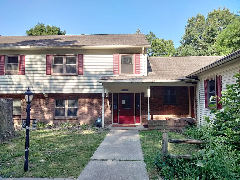 145 Village Ct #145 — Photo 2