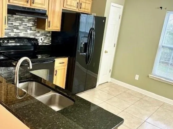 163 London Dr, McDonough, GA 30253