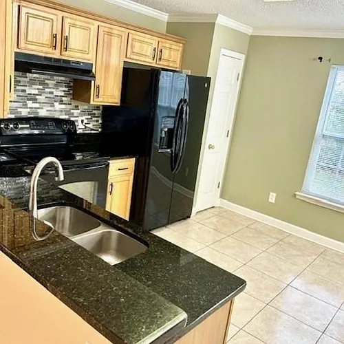 163 London Dr Photo 1