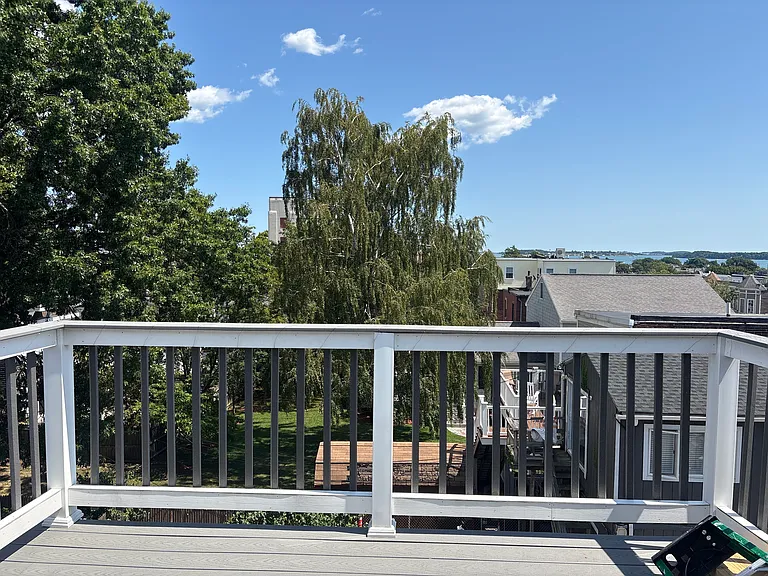 G St — Photo 15