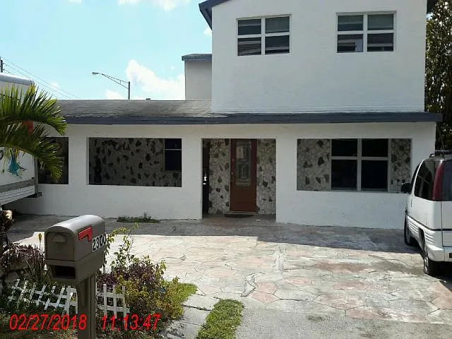 10 bed, 6635 sqft, $5,500 — Photo 2