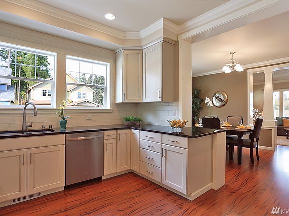 5th image of 3621 23rd Ave NE