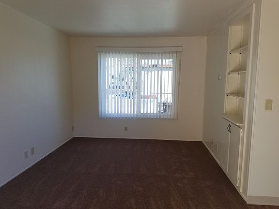 2nd image of 4755 Ingraham St APT 9