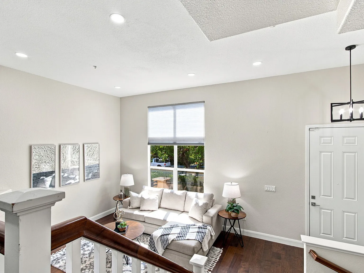 37 Esfahan Dr — Photo 3