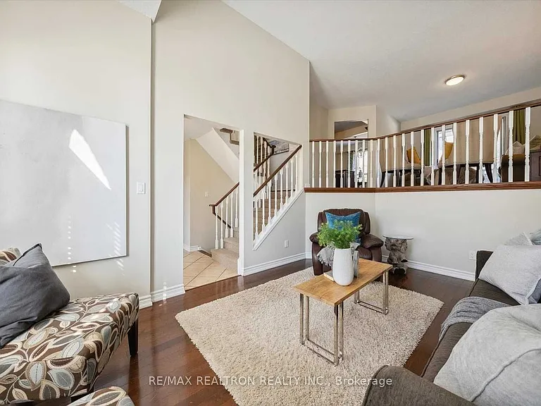 68 Flint Cres #UPPER — Photo 6