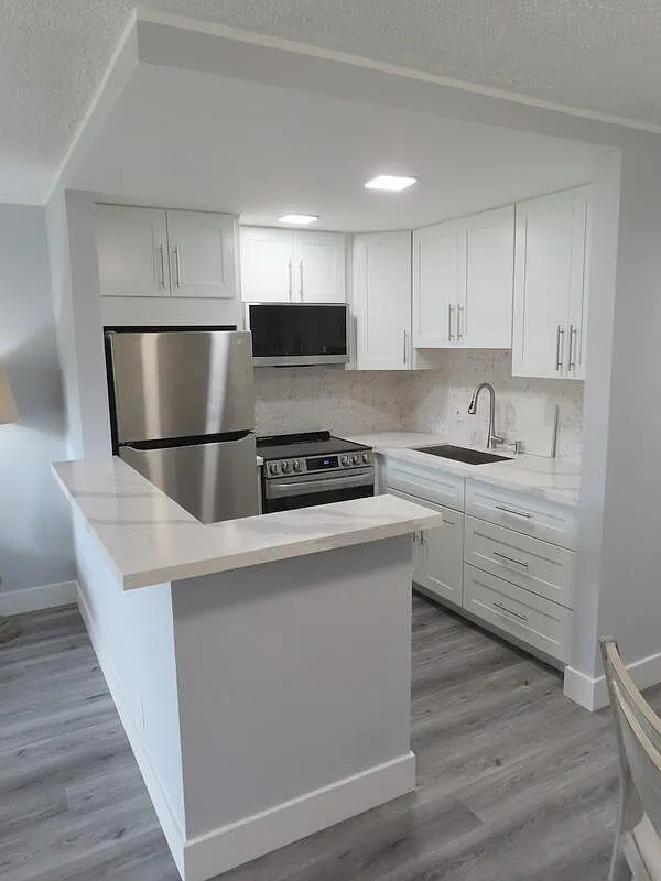 1 bed, 1.0 bath, 465 sqft, $1,400 — Photo 3