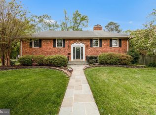 1106 Emerald Dr, Alexandria, VA 22308